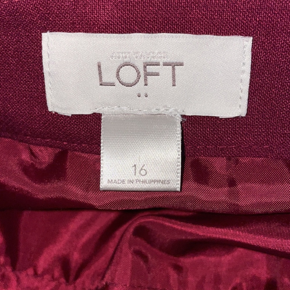 Scalloped skirt from Loft. Size 16 - Picture 2 of 2